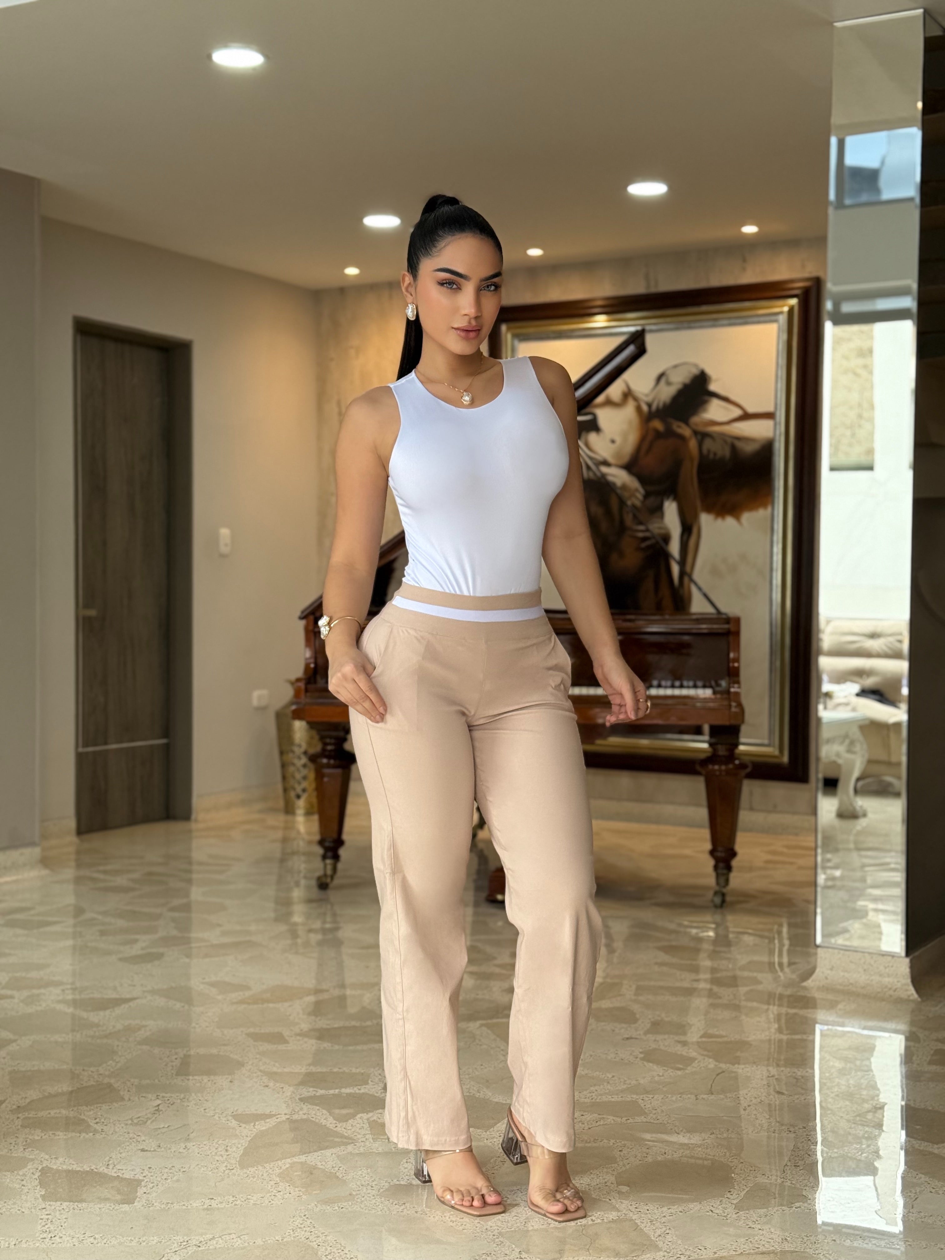 Pantalón Paula (Color: Beige)